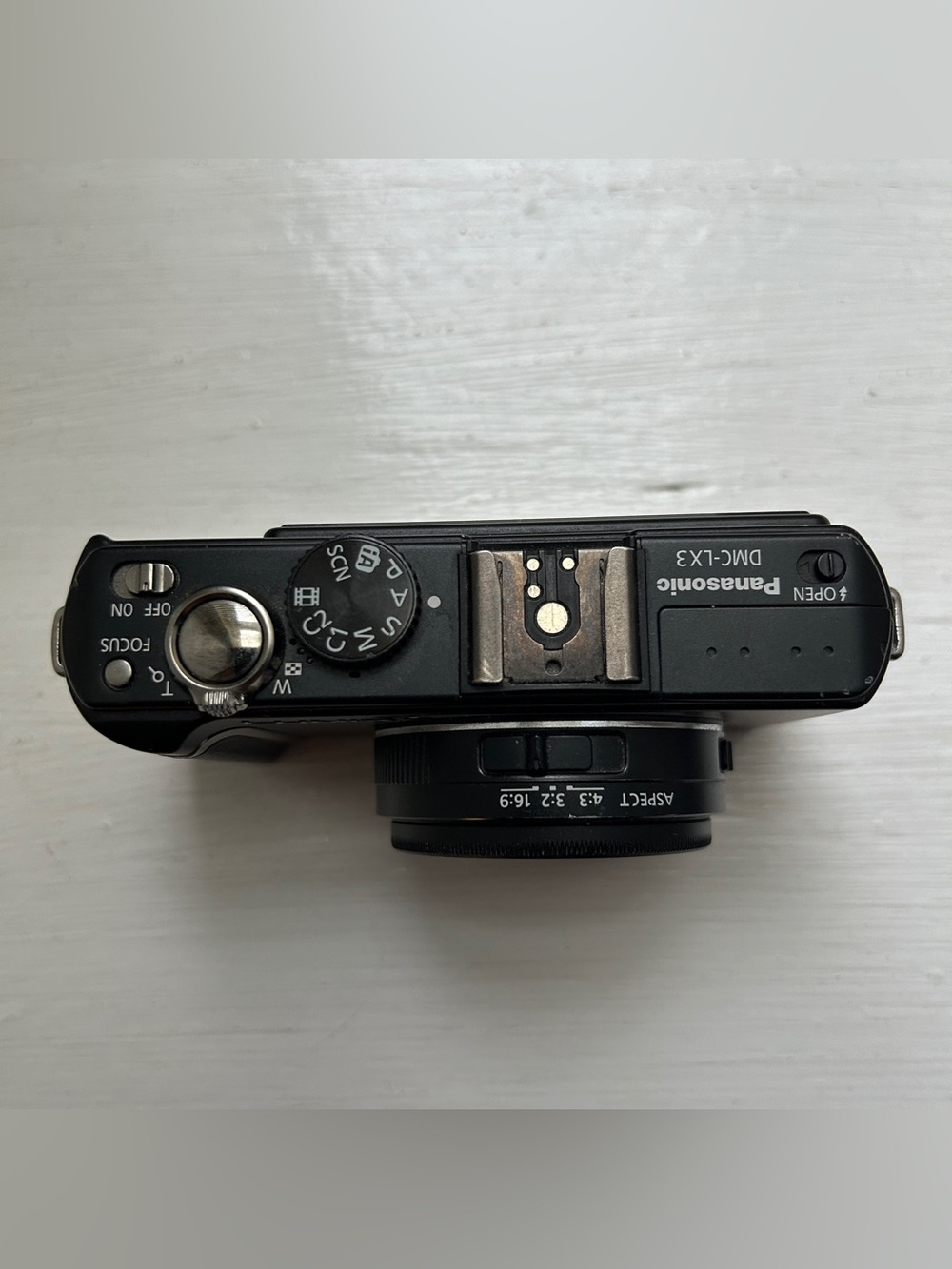 Panasonic LUMIX DMC-LX3 Compact Digital Camera - Black - Picture 9 of 10